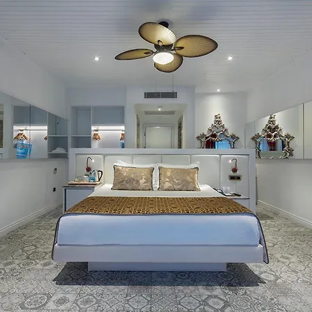 Granada Luxury - Family Kids Concept